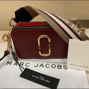 The Marc Jacobs Snapshot Crossbody camera bag cranberry %100 Authentic